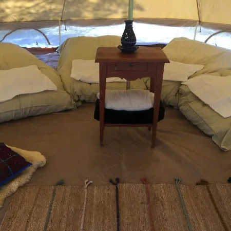 Eco Tent 4 Pers In De Krachtige Natuur Met Uitzicht Op Bergen En Rivier Luxury tent *